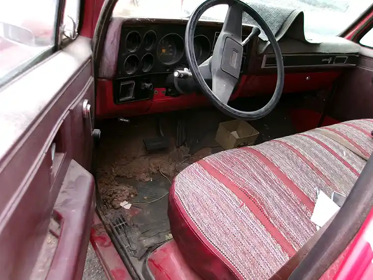 1986 Chevy C10 Custom Deluxe - Image 4