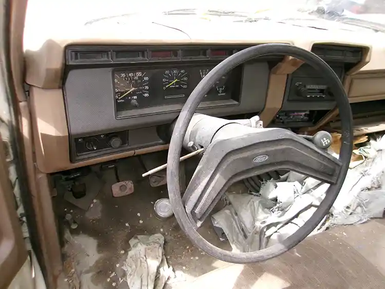 1986 Ford F350 Utility Truck w/ Tank - Image 5