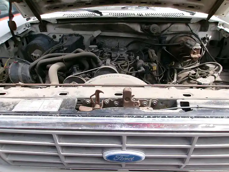 1986 Ford F350 Utility Truck w/ Tank - Image 4