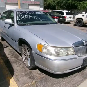 1999 Lincoln Towncar Signature Series