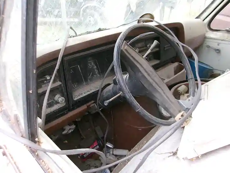 1982 Ford E350 cutaway Box Van - Image 4