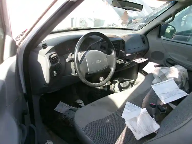1998 Ford F150 XL - Image 3