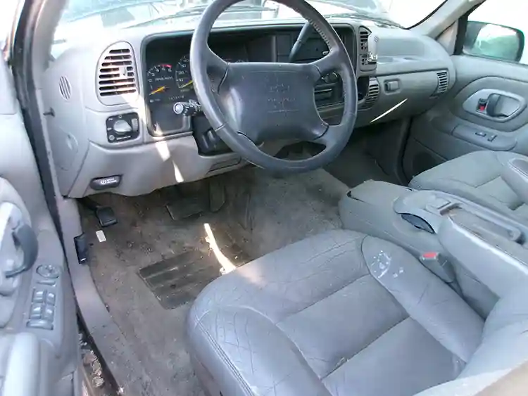 1996 Chevy Tahoe LT 1500 - Image 3