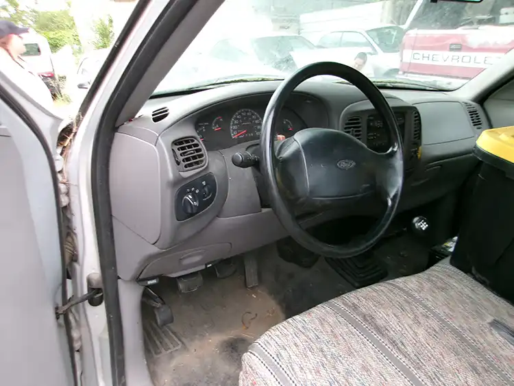 1997 Ford F150 - Image 3